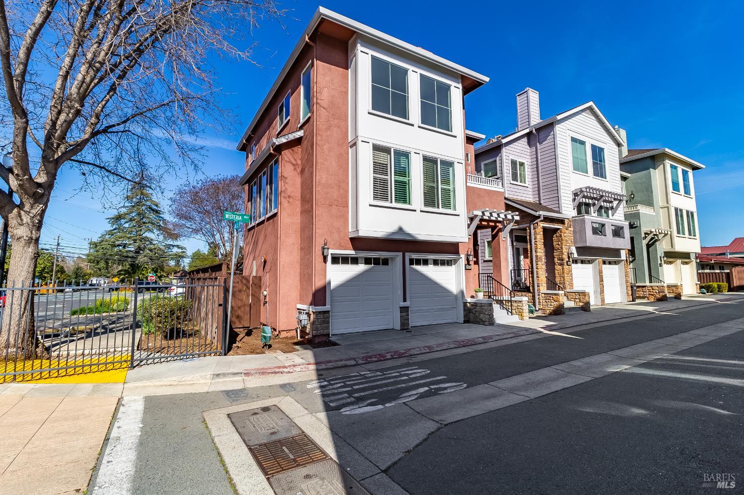 Detail Gallery Image 3 of 88 For 2640 Wisteria Way, Concord,  CA 94519 - 3 Beds | 3/1 Baths