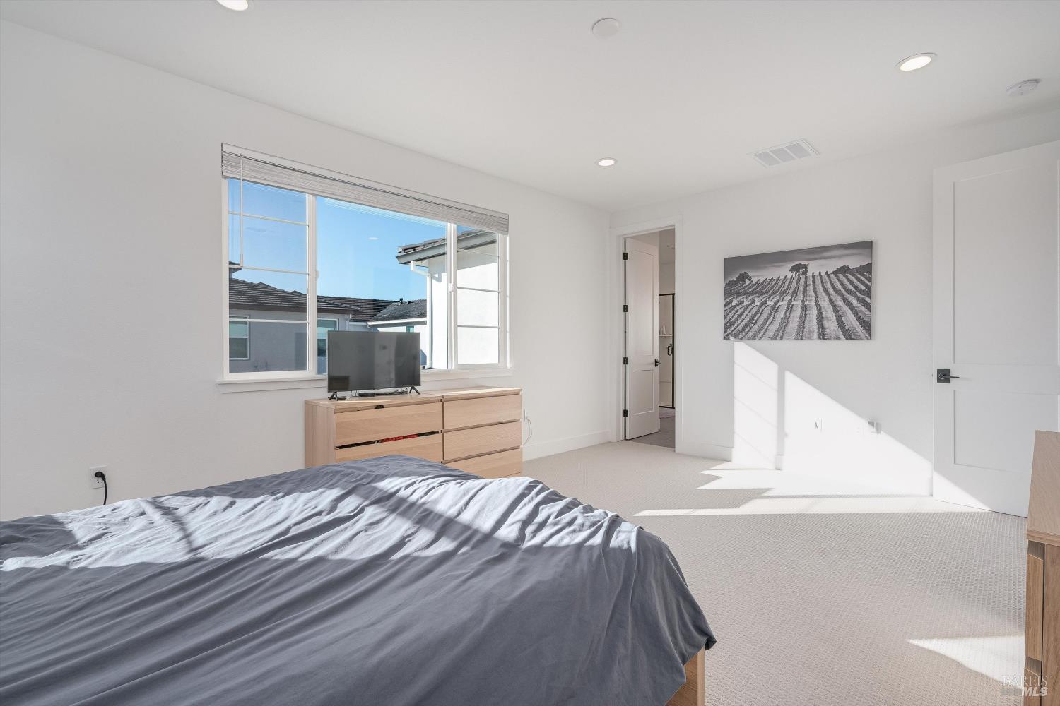 Detail Gallery Image 35 of 45 For 303 Flagship Dr, Napa,  CA 94558 - 4 Beds | 3 Baths