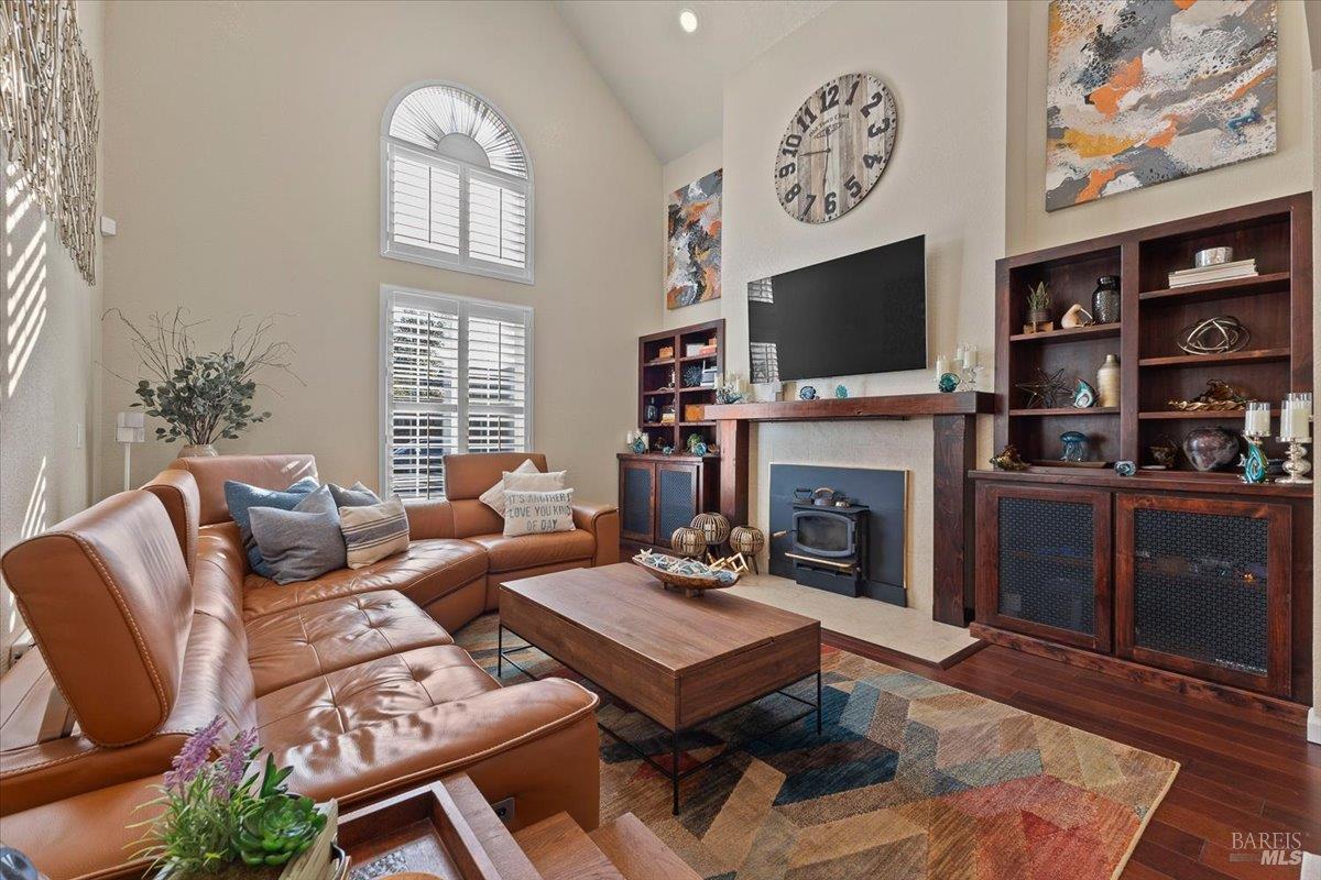 Detail Gallery Image 5 of 54 For 1631 Gamay St, Santa Rosa,  CA 95403 - 3 Beds | 2/1 Baths