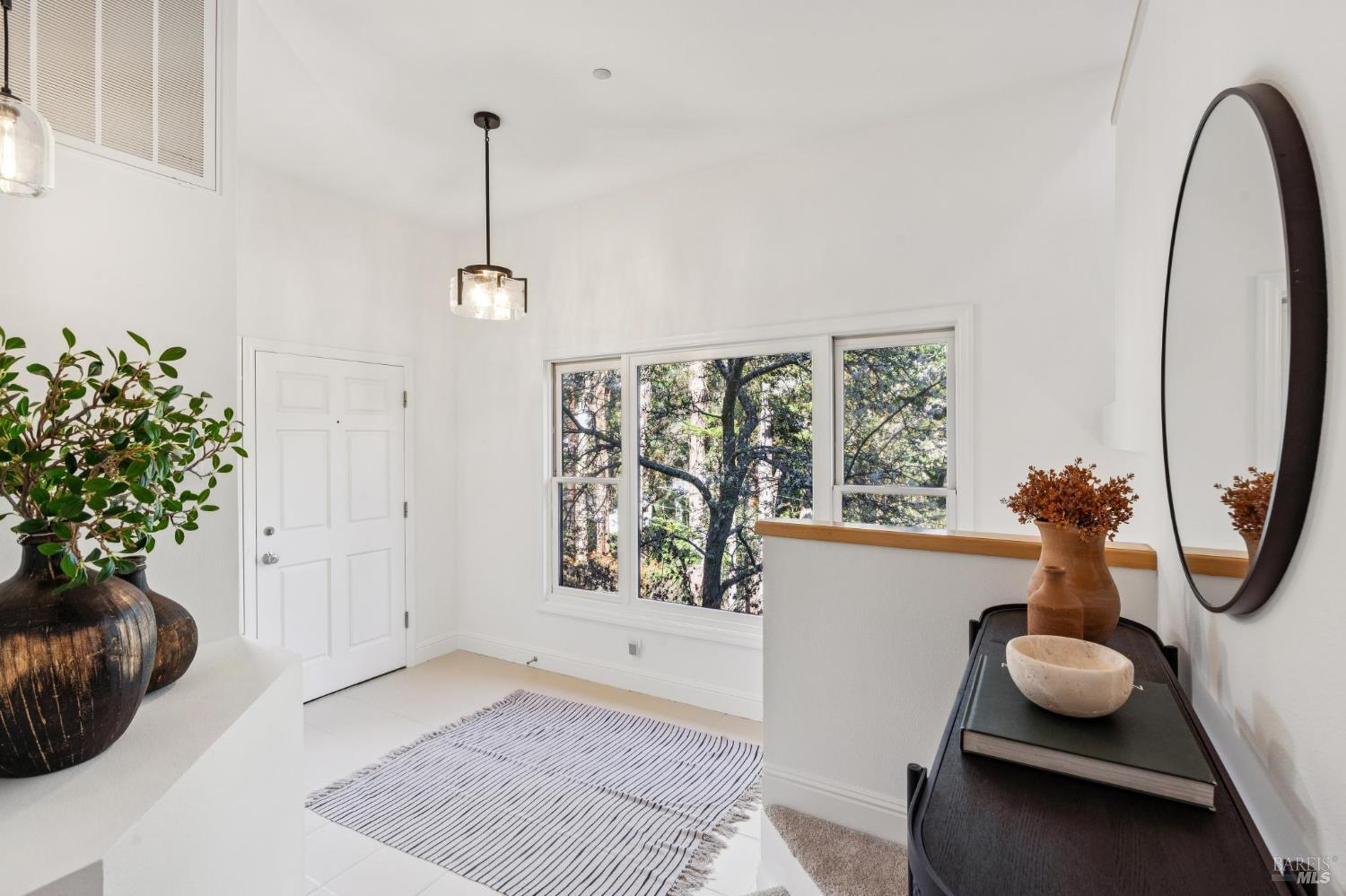 Detail Gallery Image 6 of 66 For 405 Laverne Ave, Mill Valley,  CA 94941 - 5 Beds | 4 Baths