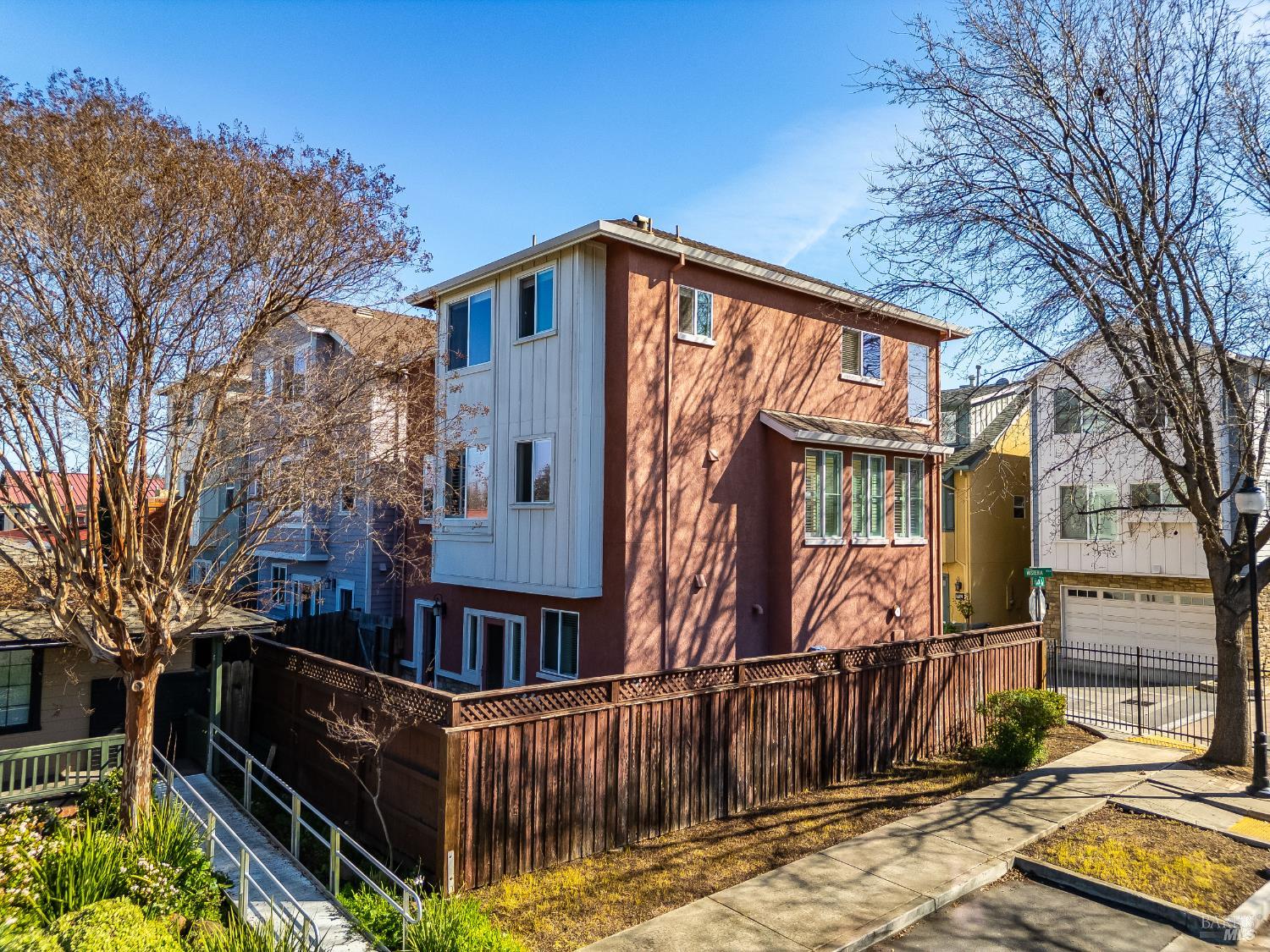 Detail Gallery Image 5 of 88 For 2640 Wisteria Way, Concord,  CA 94519 - 3 Beds | 3/1 Baths
