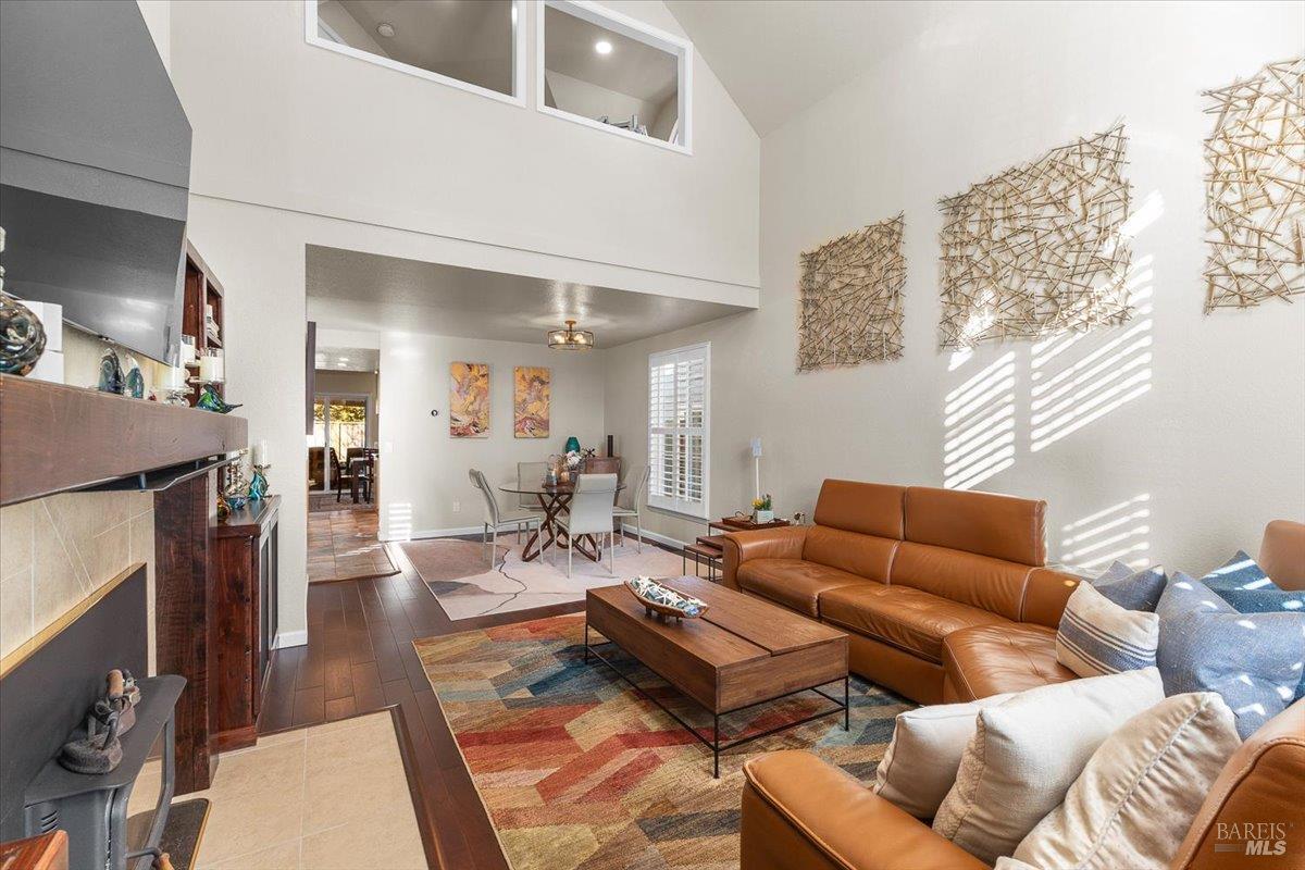 Detail Gallery Image 7 of 54 For 1631 Gamay St, Santa Rosa,  CA 95403 - 3 Beds | 2/1 Baths