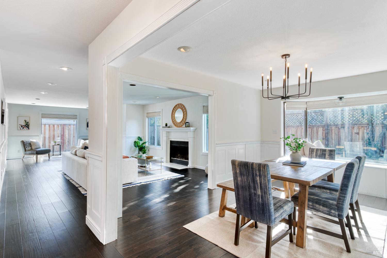 Detail Gallery Image 8 of 30 For 1534 Buchanan St, Novato,  CA 94947 - 5 Beds | 3/1 Baths