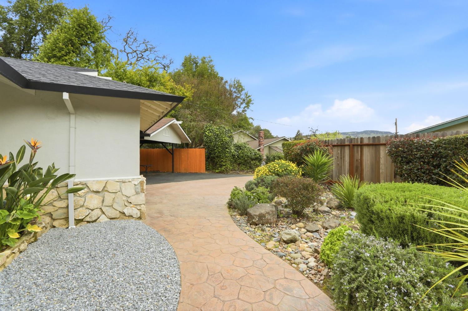 Detail Gallery Image 4 of 44 For 12 Angelica Ct, Novato,  CA 94947 - 3 Beds | 2 Baths