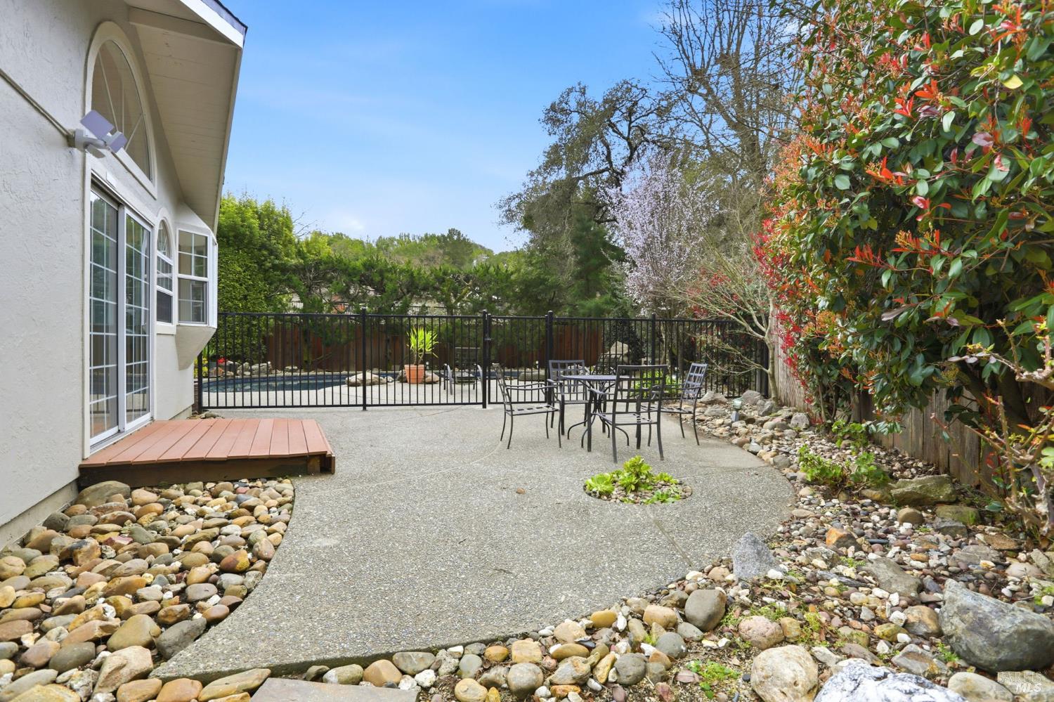 Detail Gallery Image 38 of 44 For 12 Angelica Ct, Novato,  CA 94947 - 3 Beds | 2 Baths