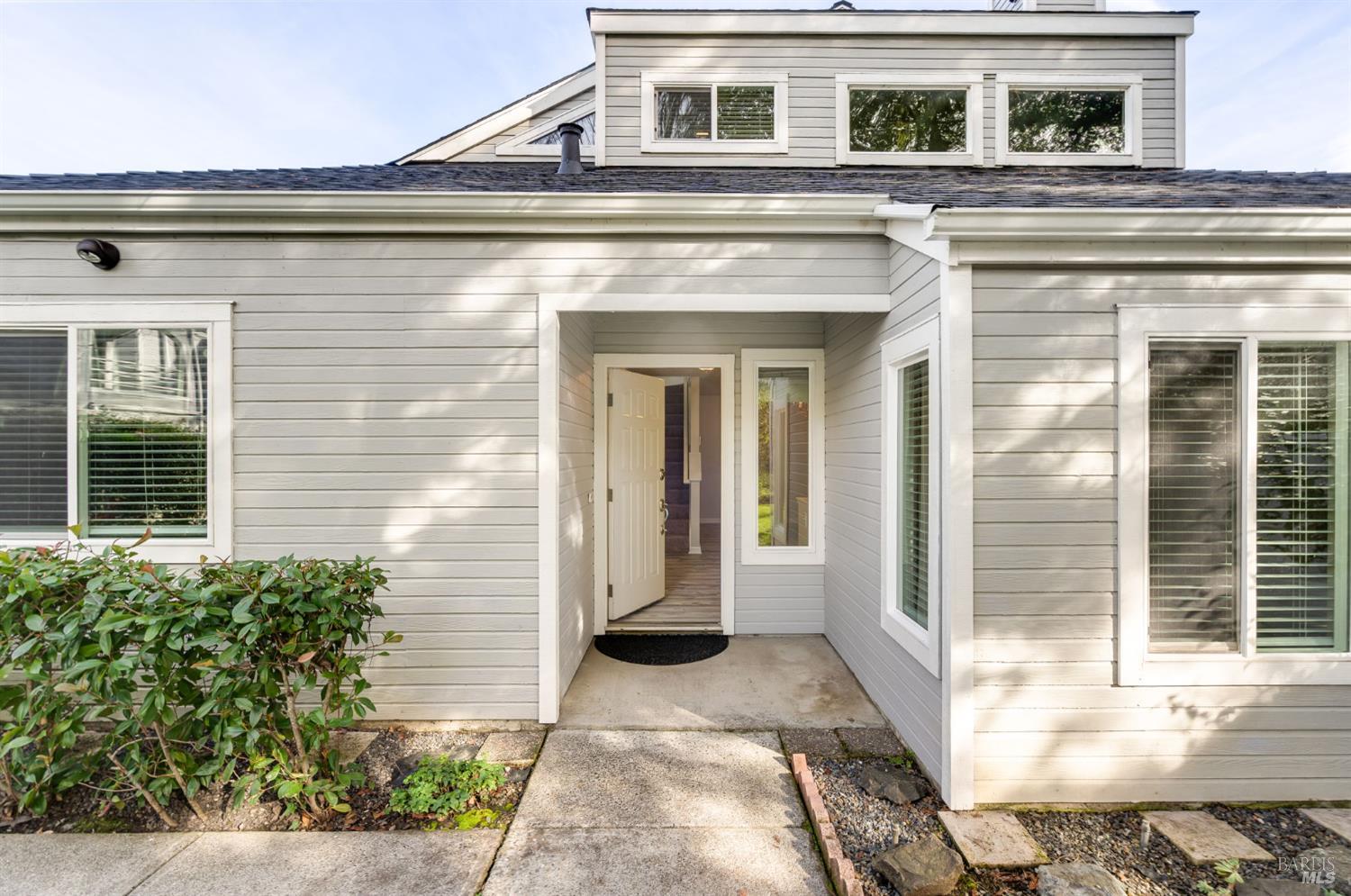 Detail Gallery Image 28 of 47 For 2322 Lakeview Dr, Santa Rosa,  CA 95405 - 3 Beds | 2 Baths