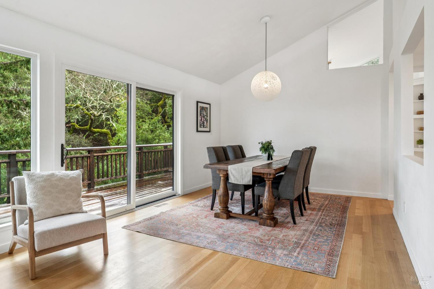 Detail Gallery Image 10 of 49 For 25 Palomino Cir, Novato,  CA 94947 - 5 Beds | 2/1 Baths