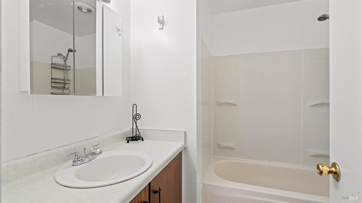 Detail Gallery Image 15 of 27 For 818 Falcon Dr, Vallejo,  CA 94589 - 3 Beds | 2 Baths