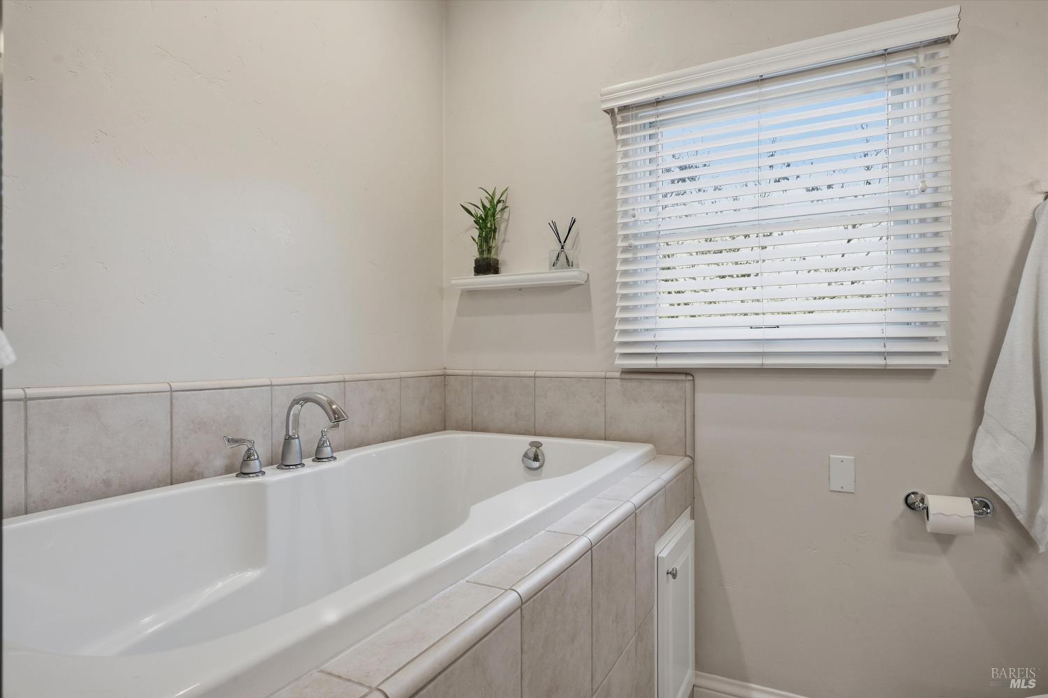 Detail Gallery Image 25 of 43 For 21402 Geyserville Ave, Geyserville,  CA 95441 - 3 Beds | 2 Baths