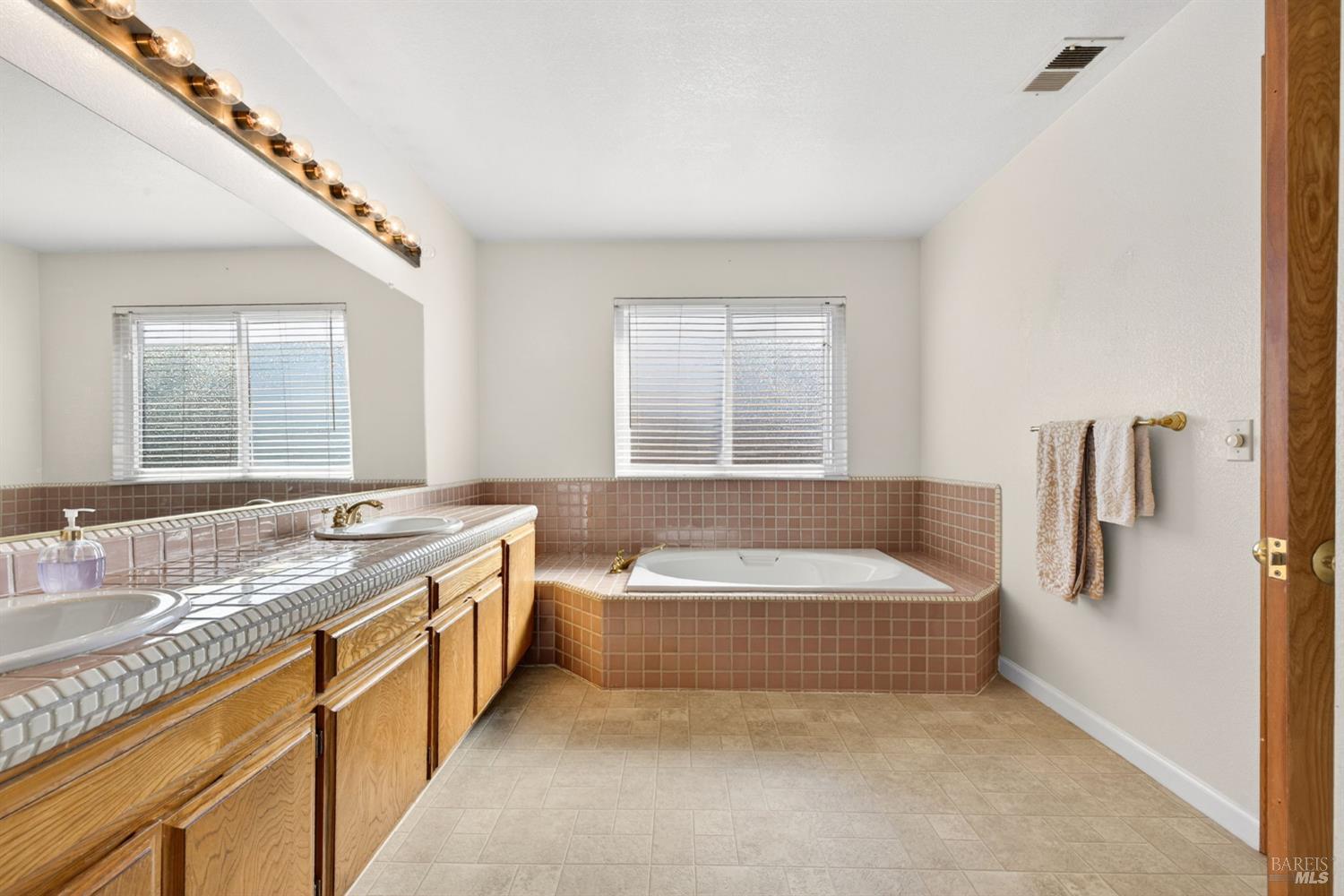 Detail Gallery Image 42 of 62 For 2492 Plum Meadow Ct, Santa Rosa,  CA 95404 - 4 Beds | 3 Baths