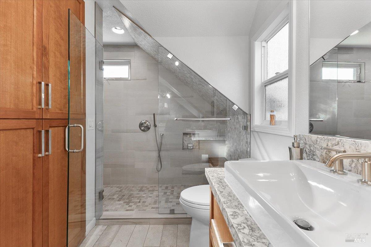 Detail Gallery Image 24 of 54 For 1631 Gamay St, Santa Rosa,  CA 95403 - 3 Beds | 2/1 Baths