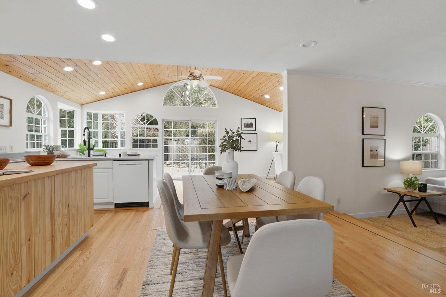 Detail Gallery Image 19 of 44 For 12 Angelica Ct, Novato,  CA 94947 - 3 Beds | 2 Baths