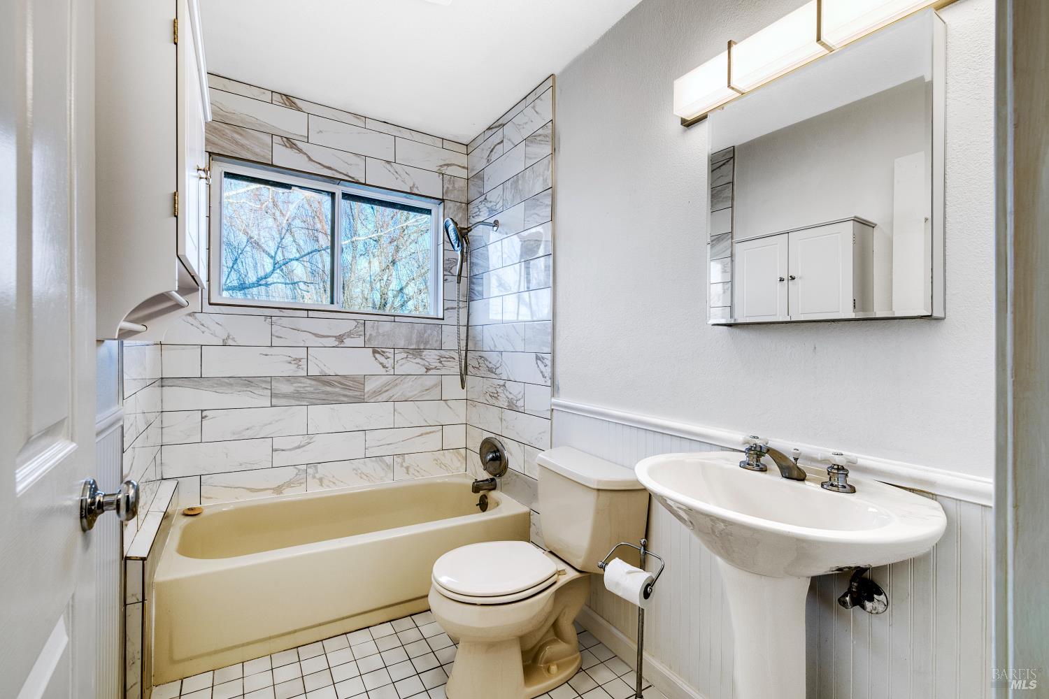 Detail Gallery Image 20 of 30 For 1534 Buchanan St, Novato,  CA 94947 - 5 Beds | 3/1 Baths