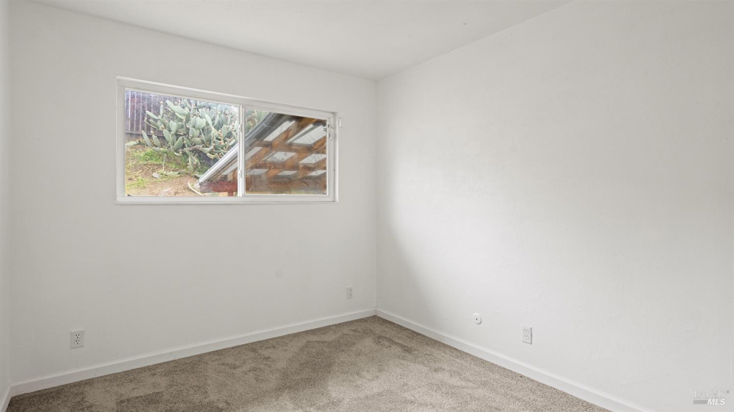 Detail Gallery Image 11 of 27 For 818 Falcon Dr, Vallejo,  CA 94589 - 3 Beds | 2 Baths