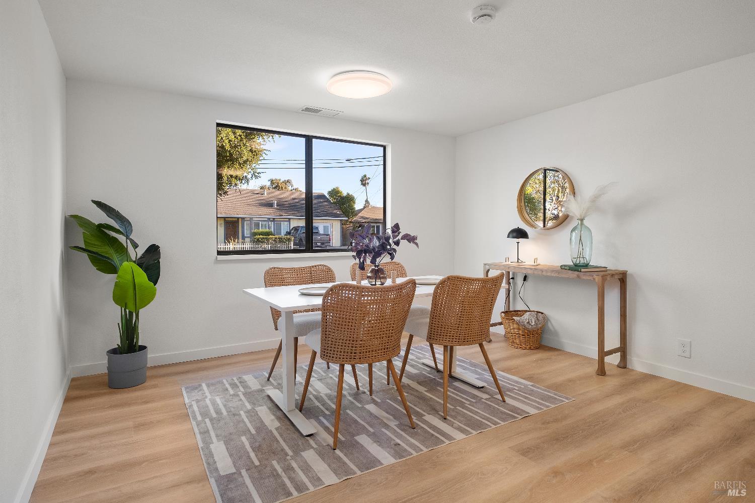 Detail Gallery Image 17 of 28 For 1313 Mcgregor Ave, Petaluma,  CA 94954 - 3 Beds | 1 Baths