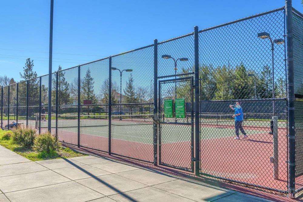 Detail Gallery Image 44 of 45 For 1610 Northstar Dr, Petaluma,  CA 94954 - 3 Beds | 2/1 Baths