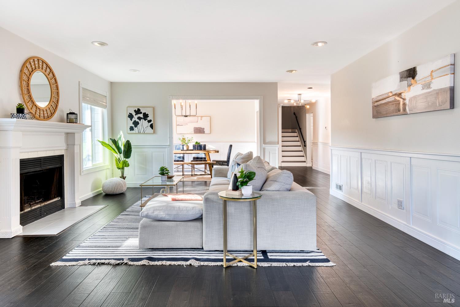 Detail Gallery Image 7 of 30 For 1534 Buchanan St, Novato,  CA 94947 - 5 Beds | 3/1 Baths