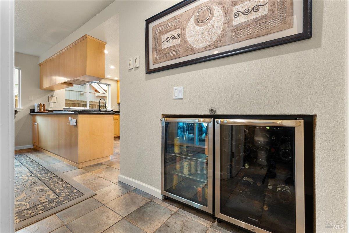 Detail Gallery Image 14 of 54 For 1631 Gamay St, Santa Rosa,  CA 95403 - 3 Beds | 2/1 Baths