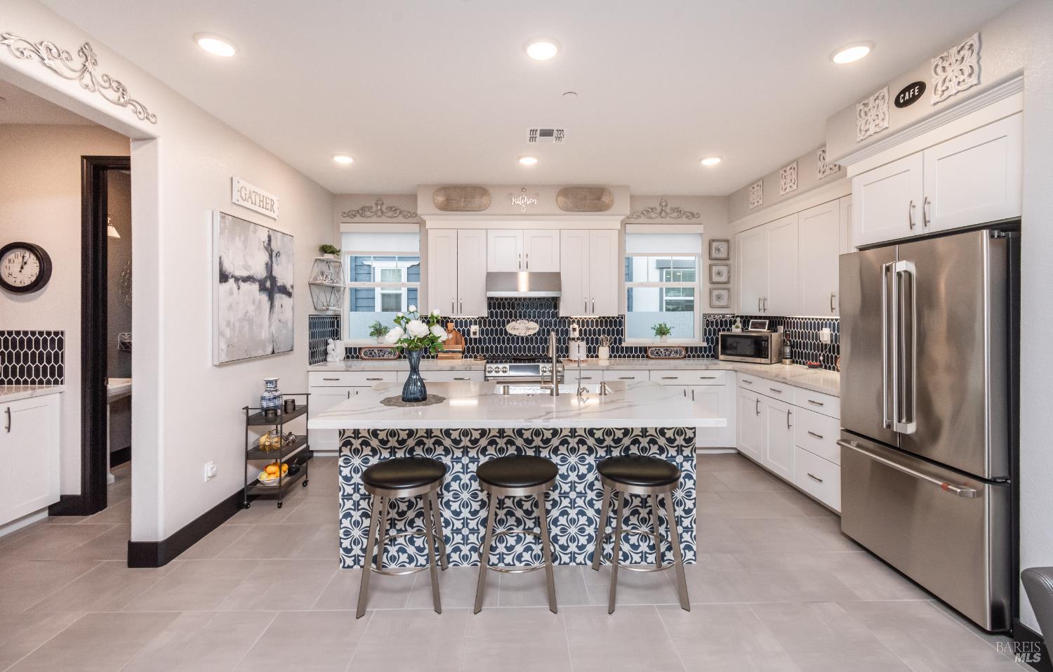 Detail Gallery Image 2 of 52 For 324 Pear Tree Ter #D,  Napa,  CA 94558 - 3 Beds | 2/1 Baths