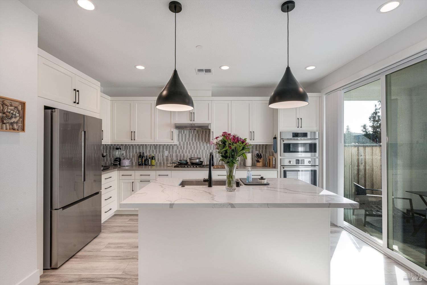 Detail Gallery Image 11 of 45 For 303 Flagship Dr, Napa,  CA 94558 - 4 Beds | 3 Baths