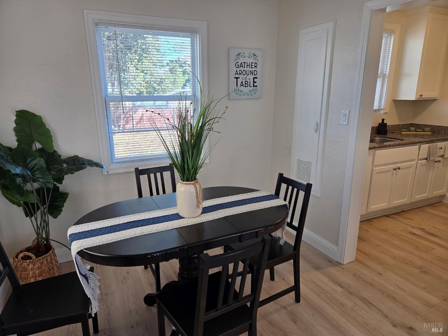 Detail Gallery Image 8 of 18 For 108 Hermosa Ave, Vallejo,  CA 94589 - 3 Beds | 1 Baths