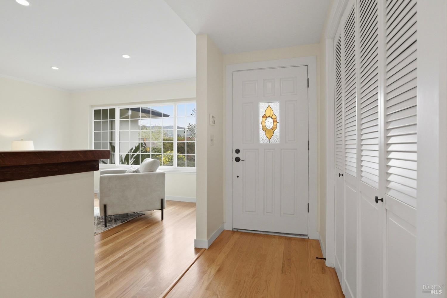 Detail Gallery Image 6 of 44 For 12 Angelica Ct, Novato,  CA 94947 - 3 Beds | 2 Baths