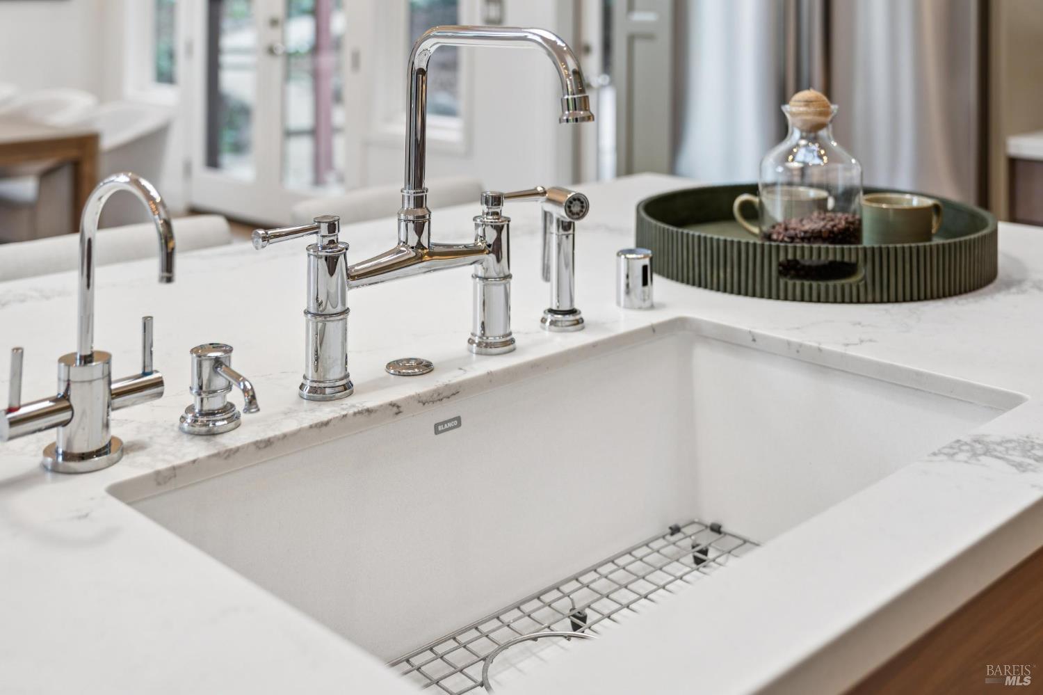 Detail Gallery Image 23 of 66 For 405 Laverne Ave, Mill Valley,  CA 94941 - 5 Beds | 4 Baths