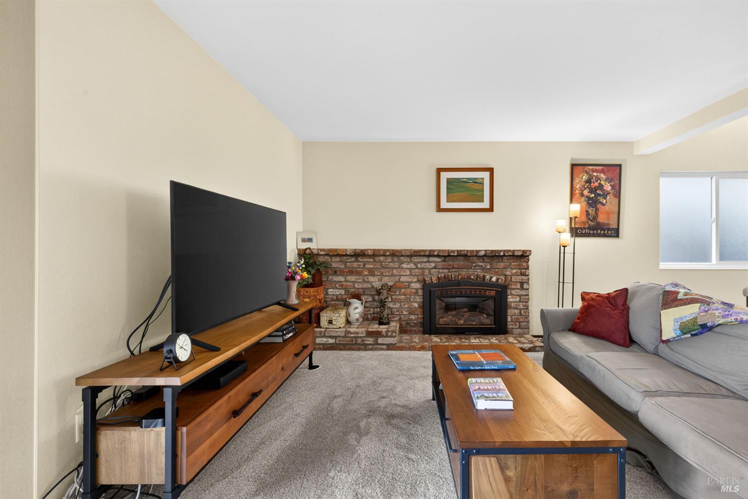 Detail Gallery Image 13 of 37 For 872 Hudis St, Rohnert Park,  CA 94928 - 2 Beds | 2/1 Baths