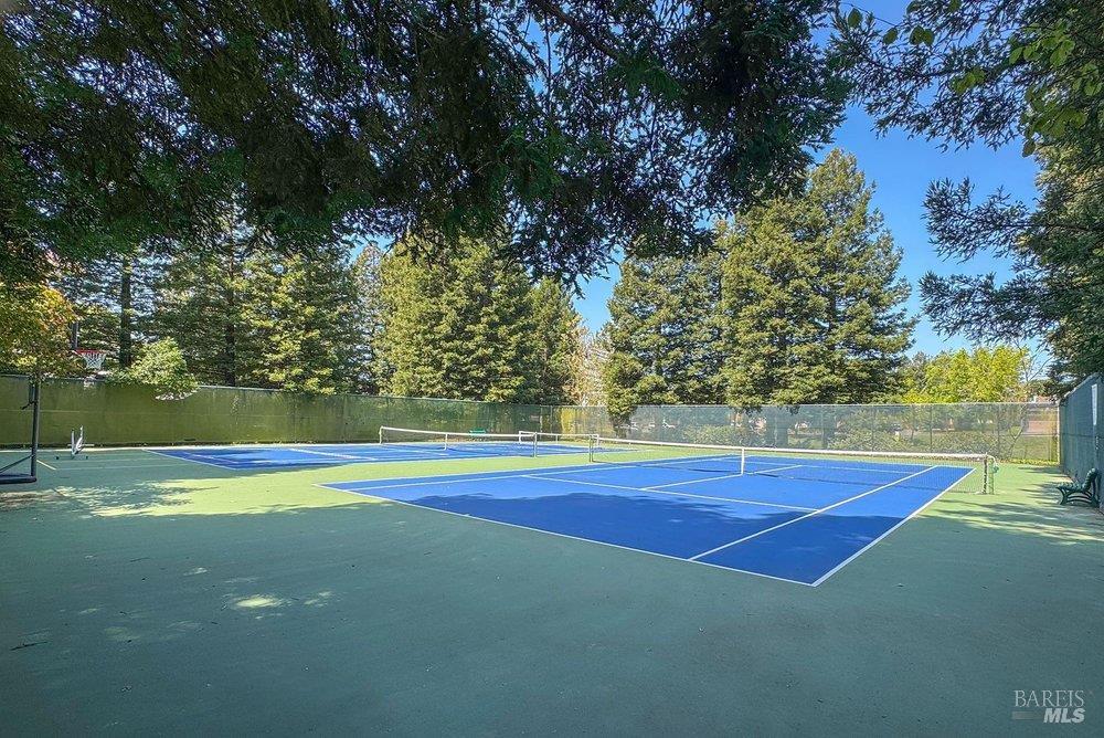 Detail Gallery Image 35 of 45 For 1610 Northstar Dr, Petaluma,  CA 94954 - 3 Beds | 2/1 Baths