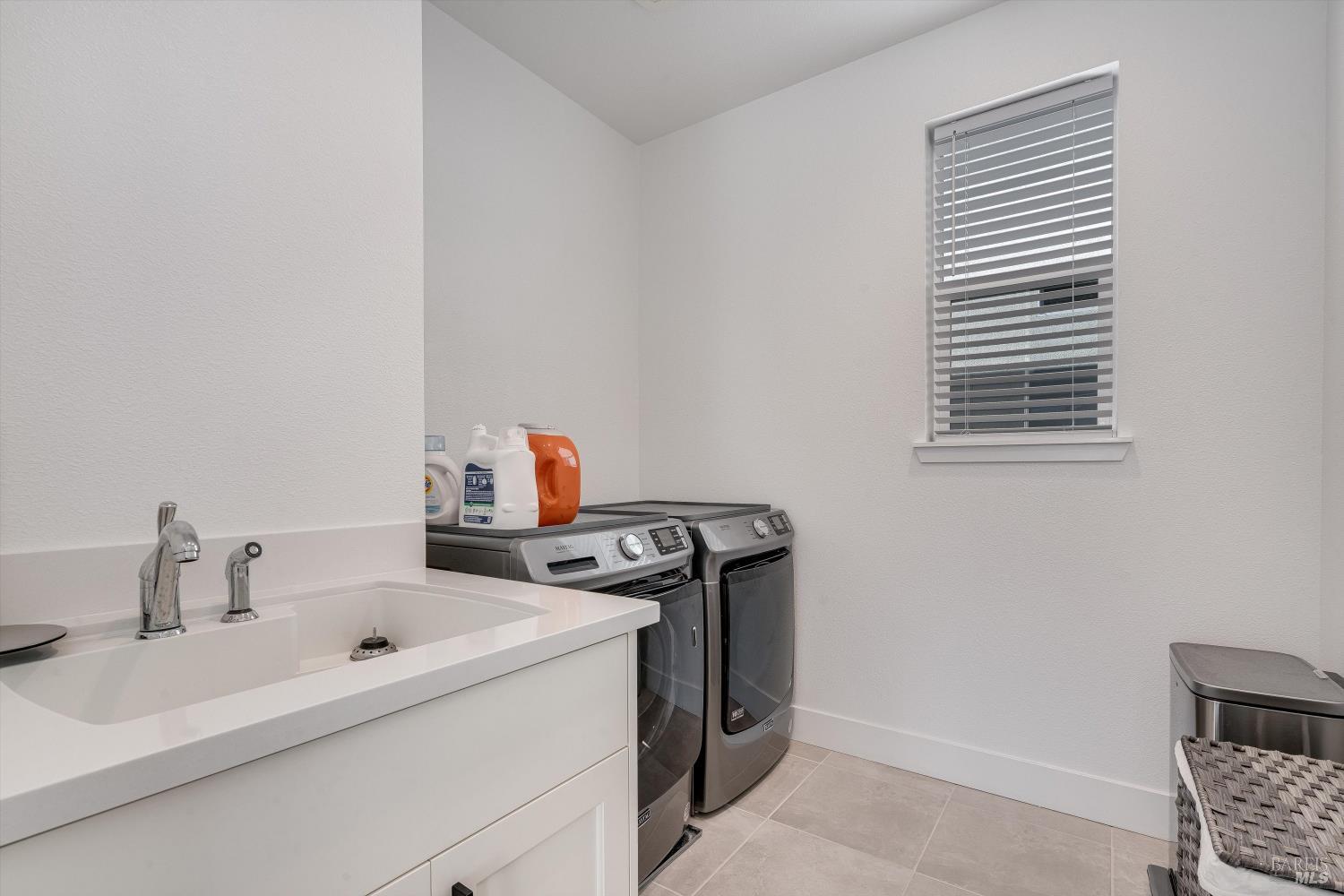 Detail Gallery Image 33 of 45 For 303 Flagship Dr, Napa,  CA 94558 - 4 Beds | 3 Baths