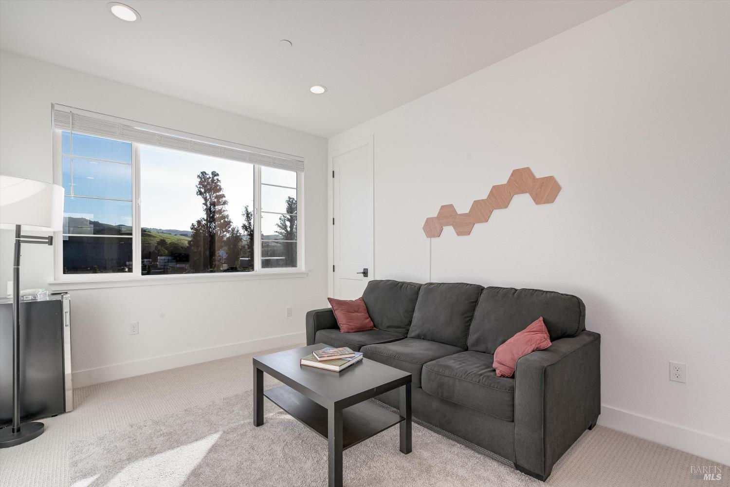 Detail Gallery Image 25 of 45 For 303 Flagship Dr, Napa,  CA 94558 - 4 Beds | 3 Baths