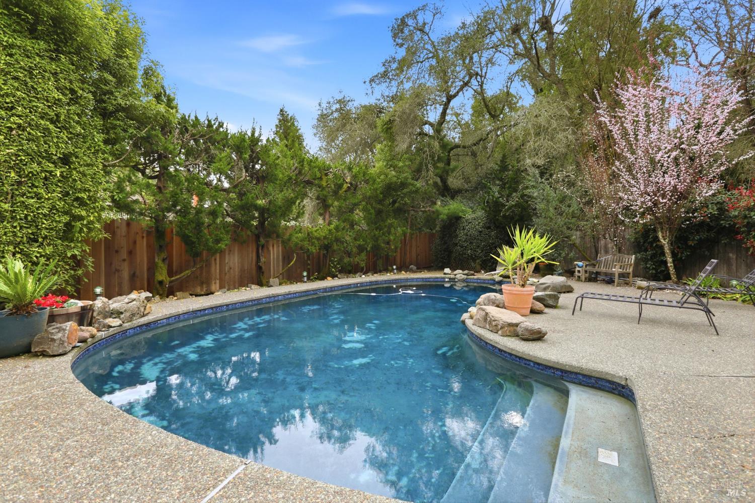 Detail Gallery Image 39 of 44 For 12 Angelica Ct, Novato,  CA 94947 - 3 Beds | 2 Baths