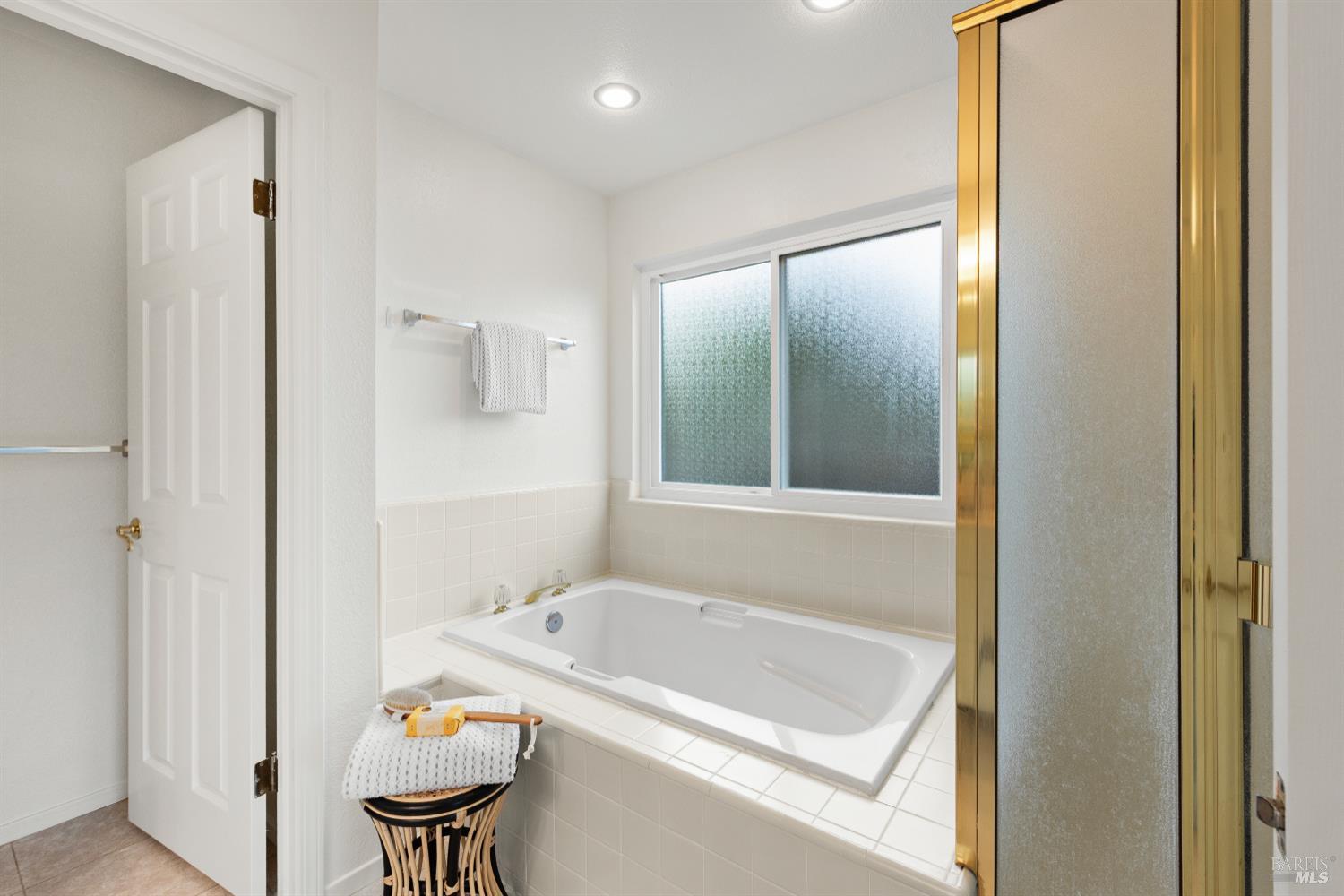 Detail Gallery Image 35 of 53 For 408 Woodley Way, Santa Rosa,  CA 95409 - 3 Beds | 2/1 Baths