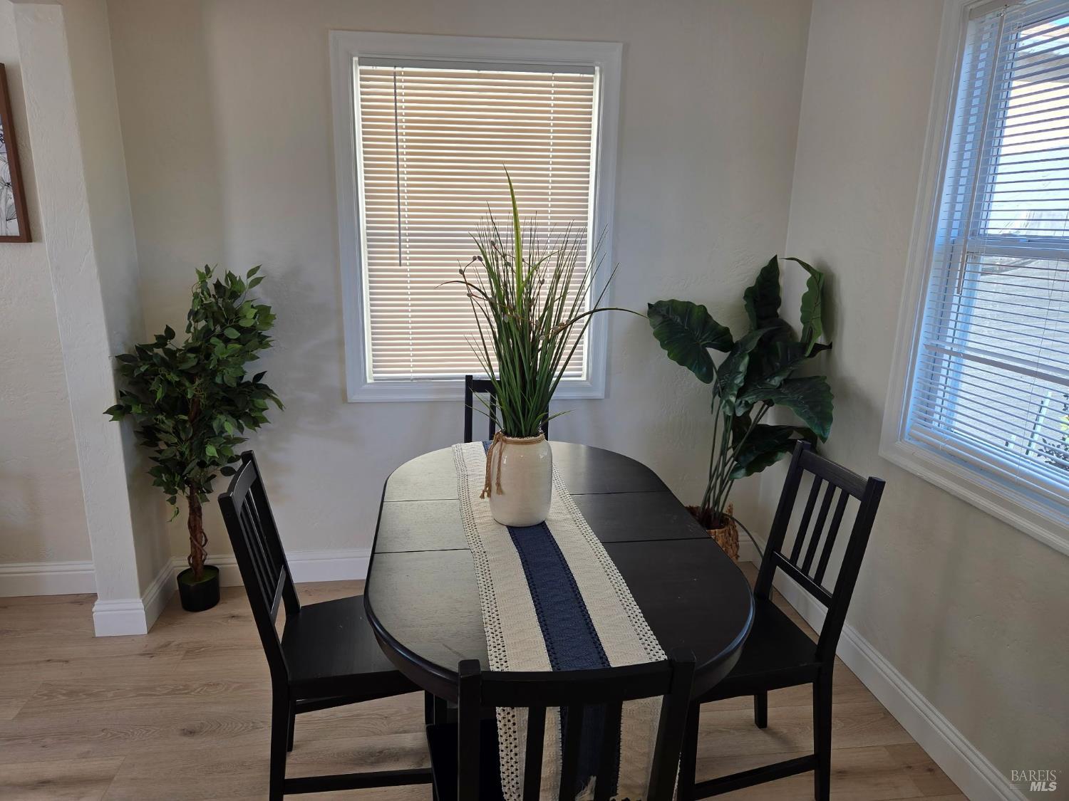 Detail Gallery Image 7 of 18 For 108 Hermosa Ave, Vallejo,  CA 94589 - 3 Beds | 1 Baths