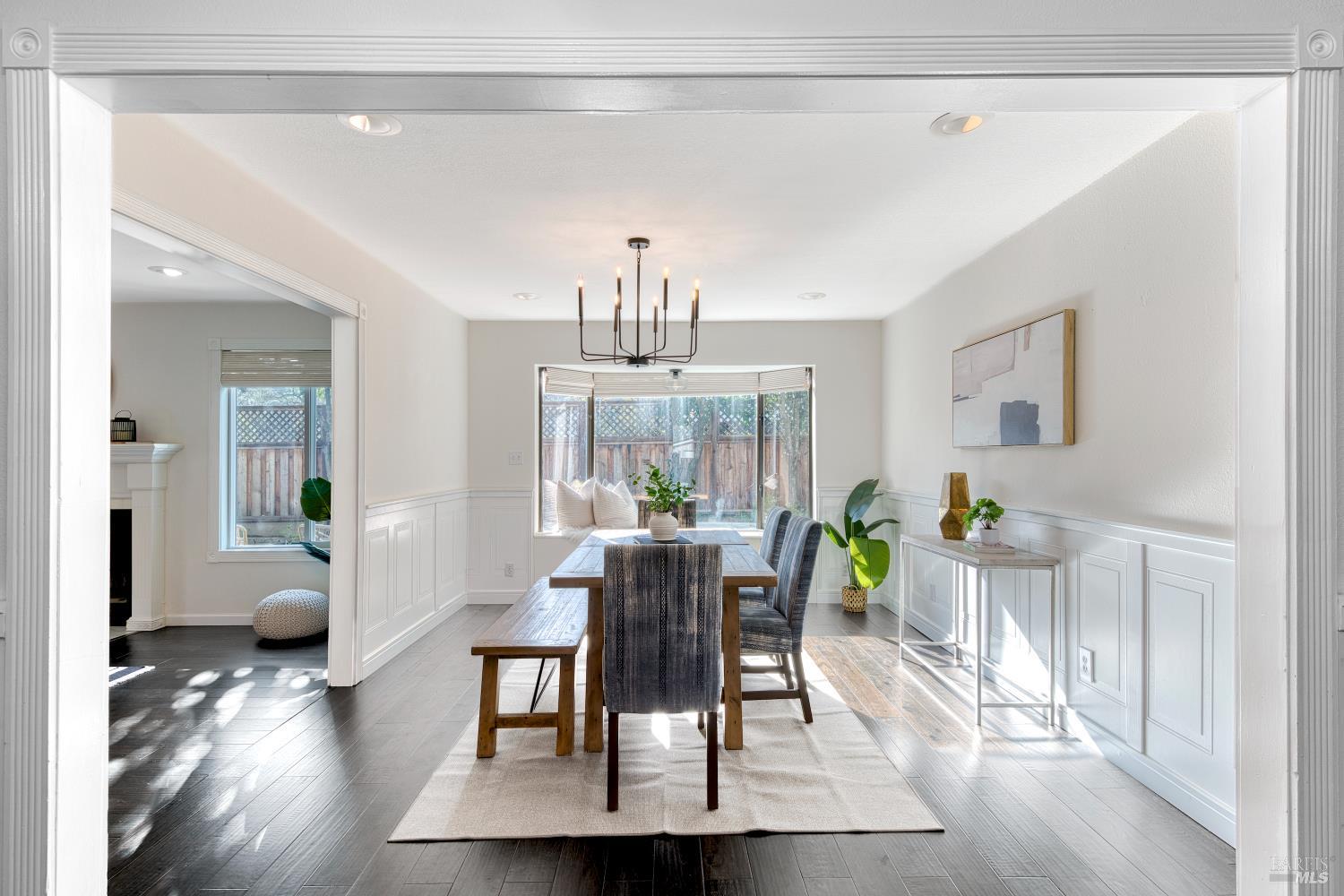 Detail Gallery Image 9 of 30 For 1534 Buchanan St, Novato,  CA 94947 - 5 Beds | 3/1 Baths