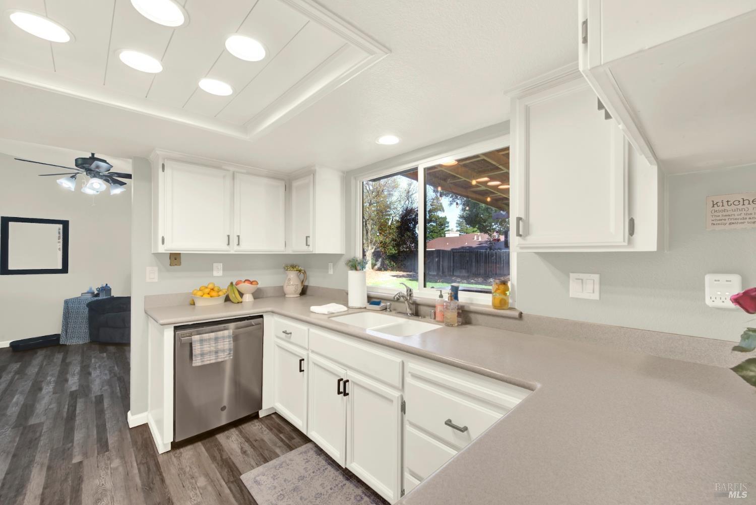 Detail Gallery Image 33 of 81 For 369 Kendrick Ln, Vacaville,  CA 95687 - 3 Beds | 3 Baths