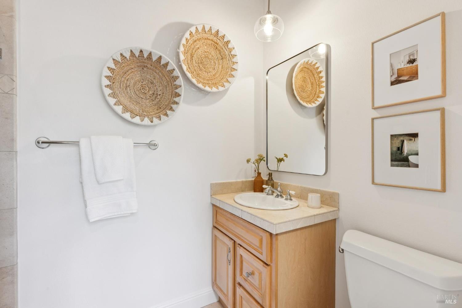 Detail Gallery Image 41 of 66 For 405 Laverne Ave, Mill Valley,  CA 94941 - 5 Beds | 4 Baths