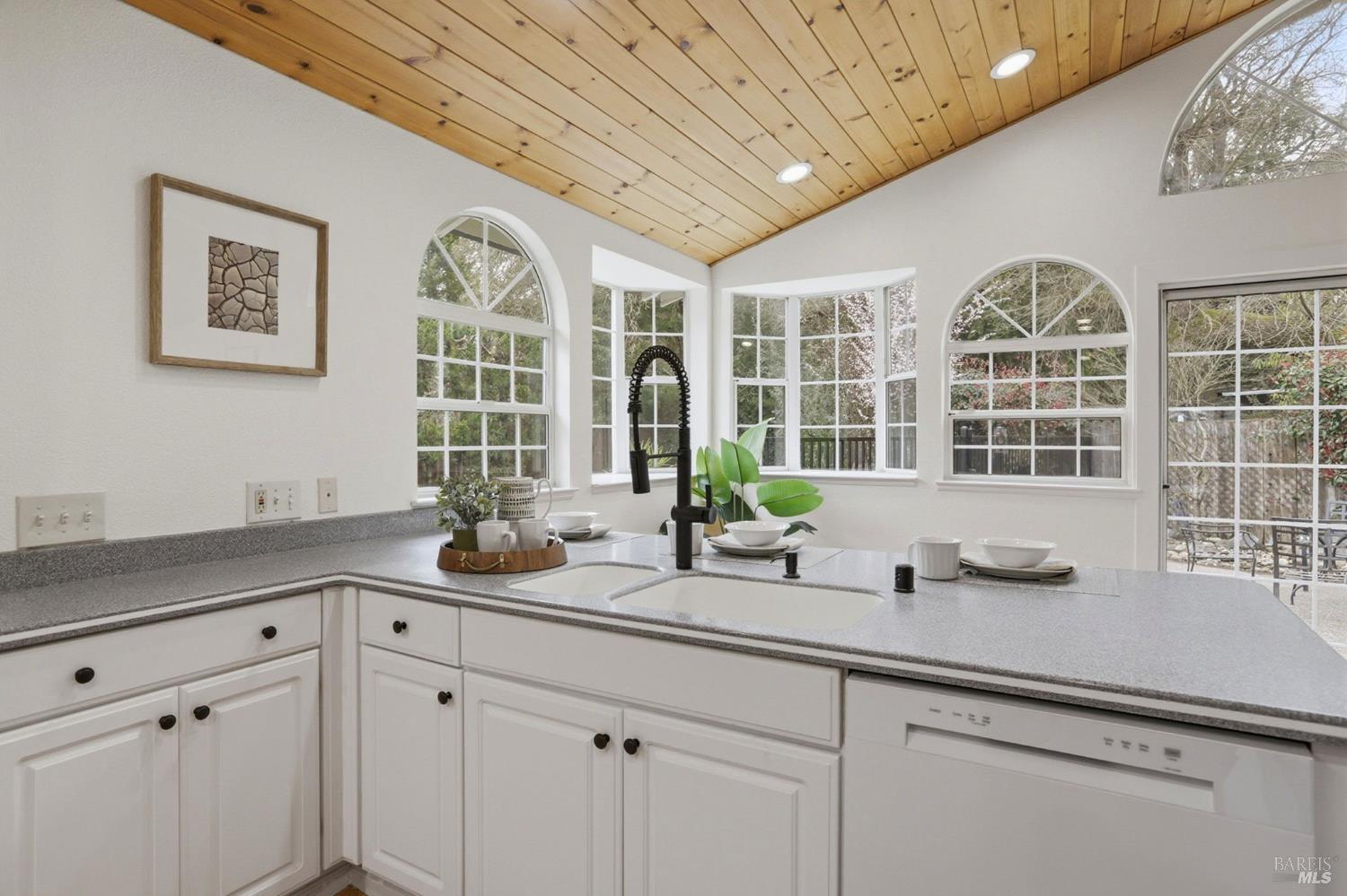 Detail Gallery Image 17 of 44 For 12 Angelica Ct, Novato,  CA 94947 - 3 Beds | 2 Baths