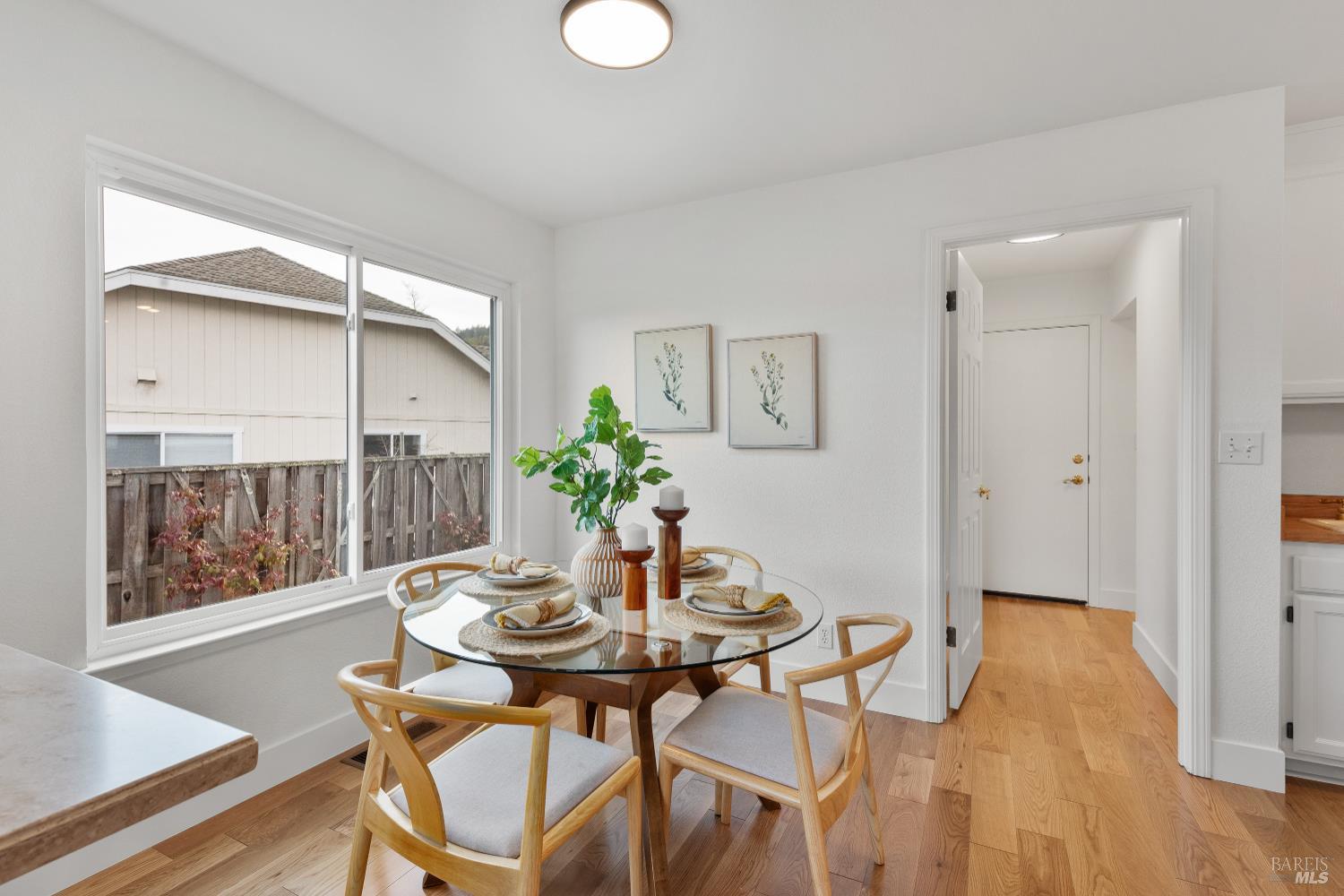 Detail Gallery Image 17 of 53 For 408 Woodley Way, Santa Rosa,  CA 95409 - 3 Beds | 2/1 Baths