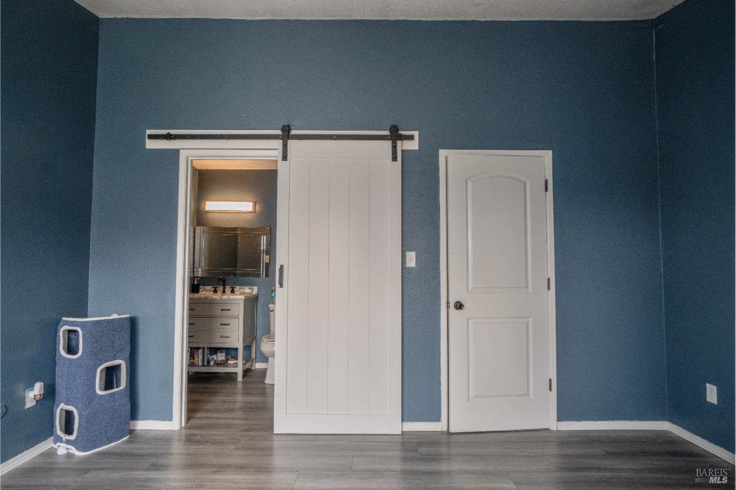 Detail Gallery Image 11 of 23 For 730 Military Unkn, Benicia,  CA 94510 - 2 Beds | 2/1 Baths