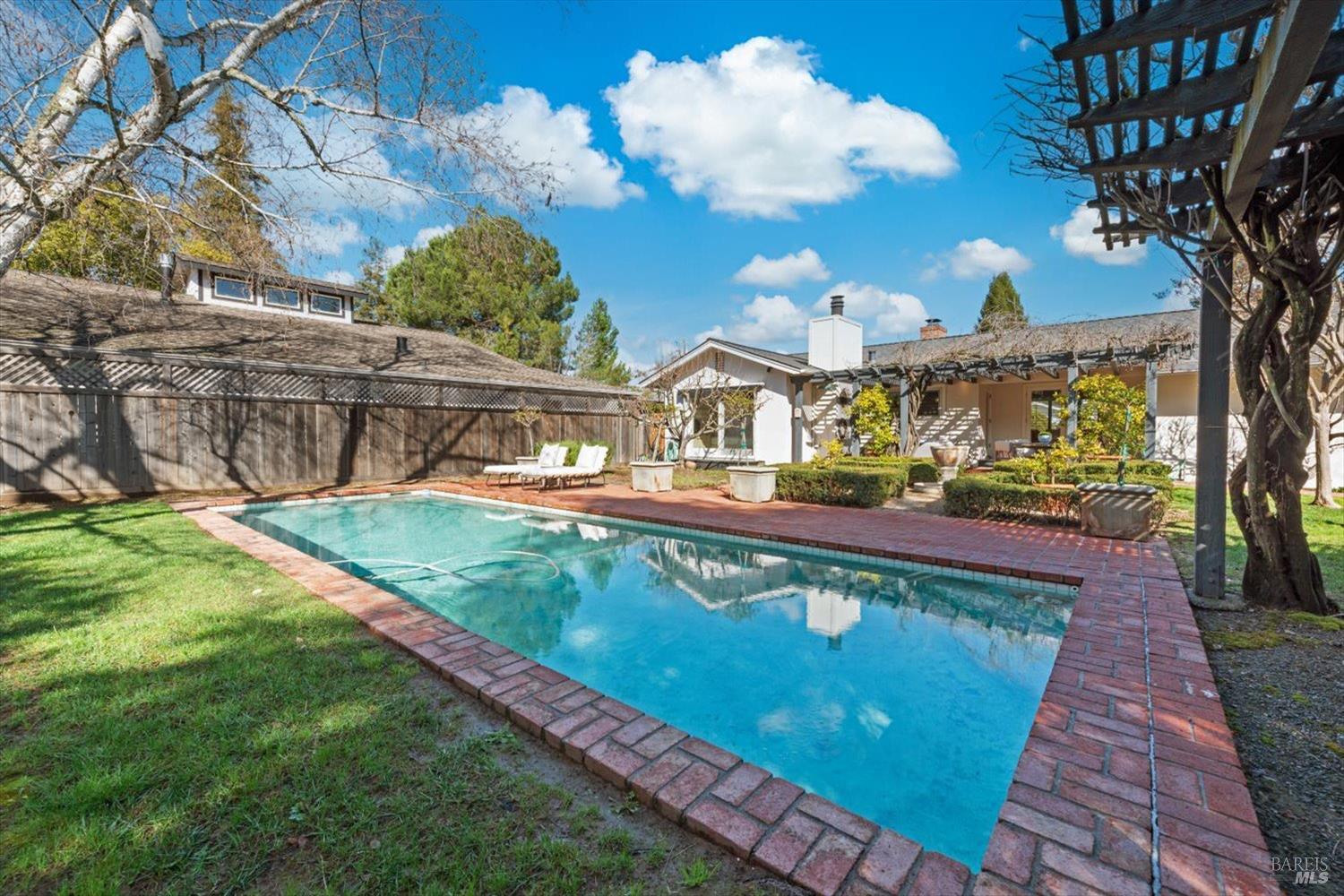 Detail Gallery Image 34 of 38 For 1841 Spring Mountain Rd, Saint Helena,  CA 94574 - 3 Beds | 2 Baths