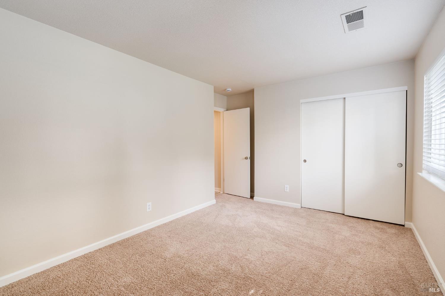 Detail Gallery Image 13 of 47 For 2322 Lakeview Dr, Santa Rosa,  CA 95405 - 3 Beds | 2 Baths