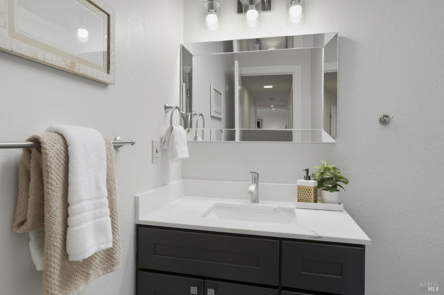 Detail Gallery Image 34 of 44 For 12 Angelica Ct, Novato,  CA 94947 - 3 Beds | 2 Baths