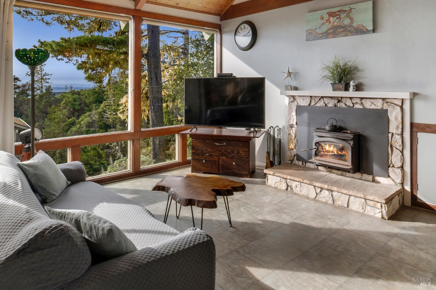 Detail Gallery Image 15 of 30 For 15691 Forest View Rd, Manchester,  CA 95459 - 3 Beds | 2 Baths