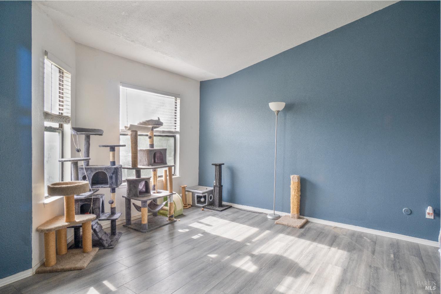 Detail Gallery Image 13 of 23 For 730 Military Unkn, Benicia,  CA 94510 - 2 Beds | 2/1 Baths