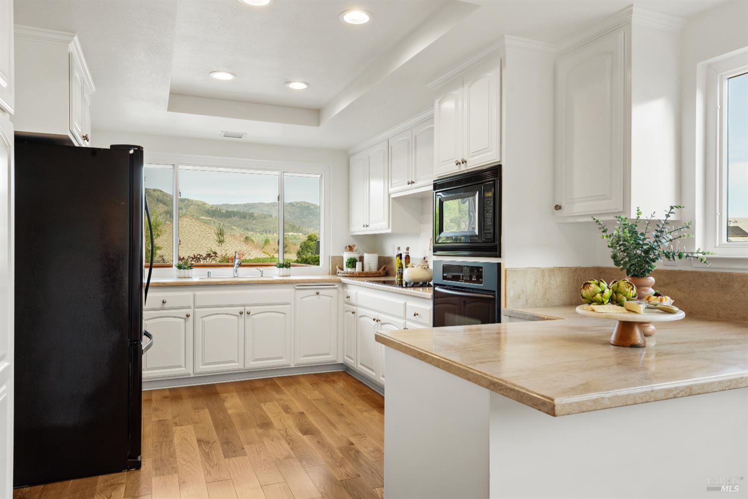 Detail Gallery Image 13 of 53 For 408 Woodley Way, Santa Rosa,  CA 95409 - 3 Beds | 2/1 Baths