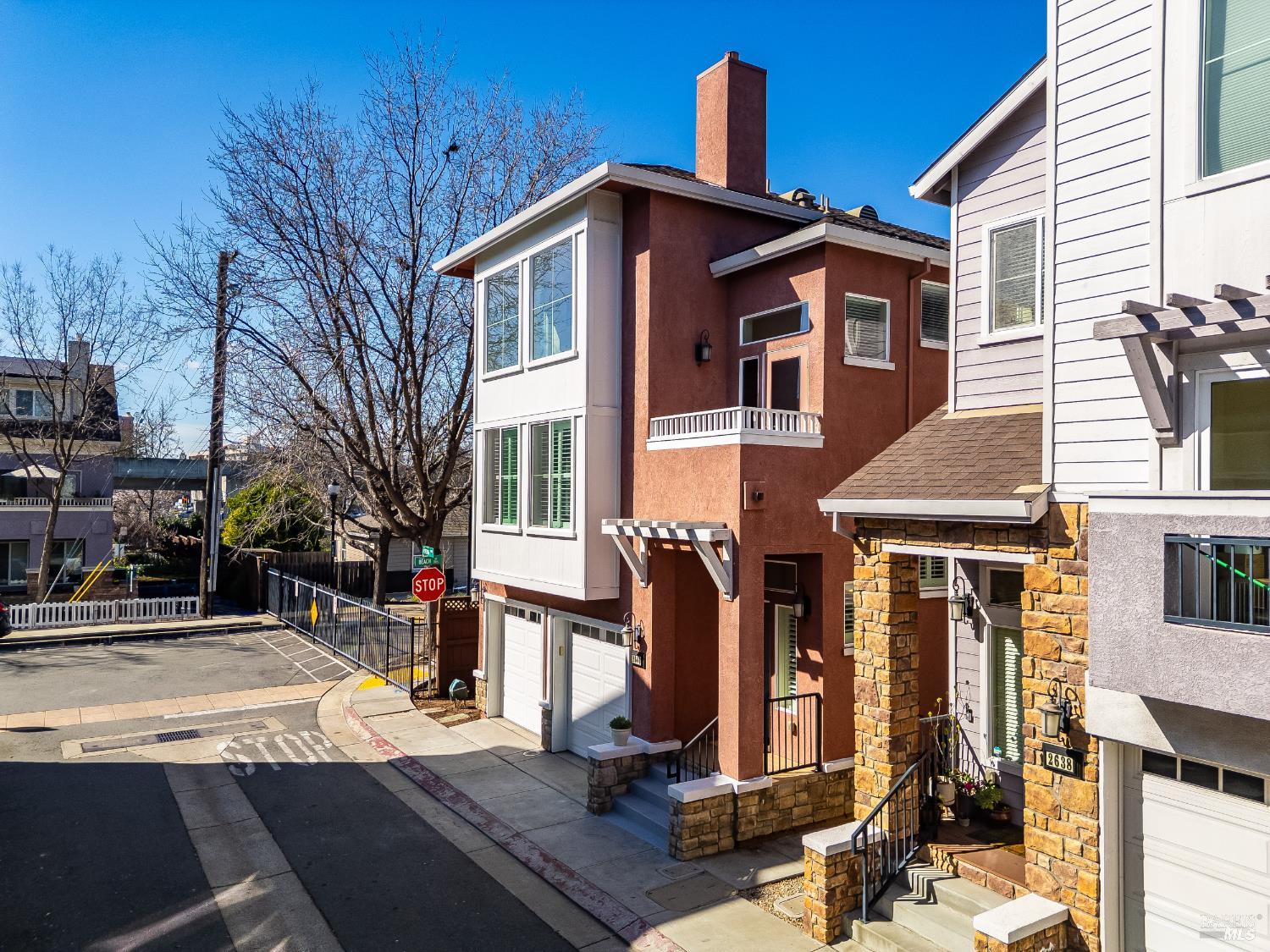 Detail Gallery Image 11 of 88 For 2640 Wisteria Way, Concord,  CA 94519 - 3 Beds | 3/1 Baths