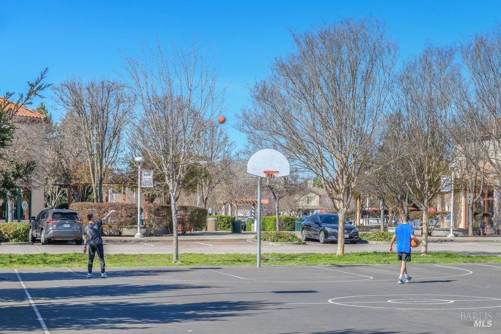 Detail Gallery Image 42 of 45 For 1610 Northstar Dr, Petaluma,  CA 94954 - 3 Beds | 2/1 Baths