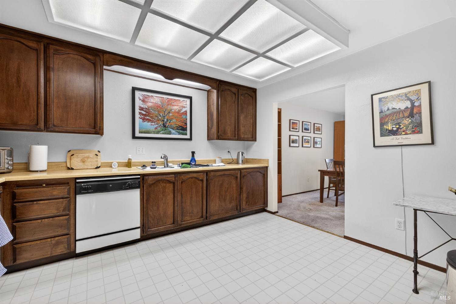 Detail Gallery Image 11 of 37 For 872 Hudis St, Rohnert Park,  CA 94928 - 2 Beds | 2/1 Baths