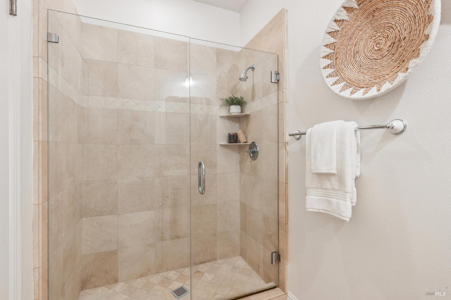 Detail Gallery Image 42 of 66 For 405 Laverne Ave, Mill Valley,  CA 94941 - 5 Beds | 4 Baths